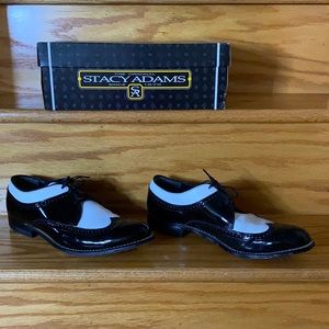 Men’s Wing Tip Dress Shoe